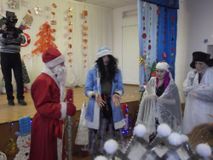 Новогодние утренники в начальных классах